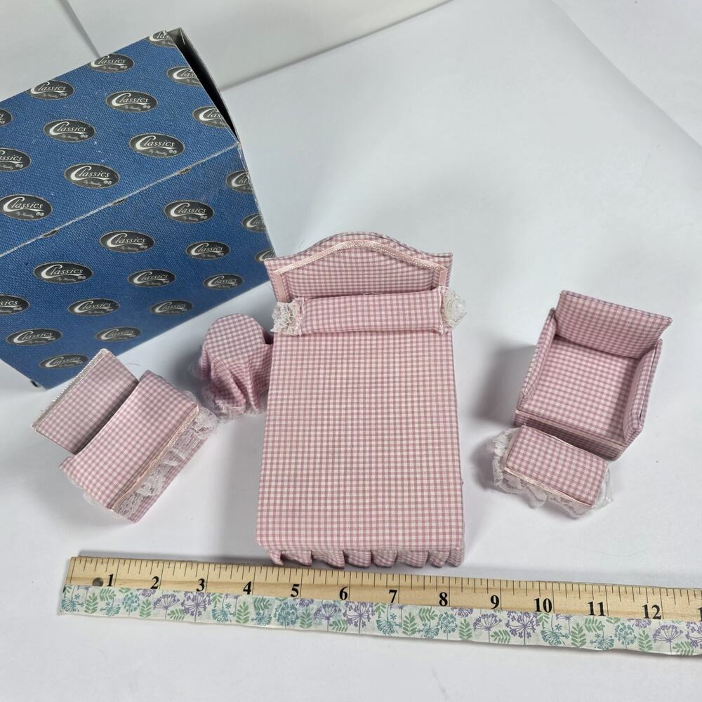 Classics Vintage Dollhouse Miniature Pink Gingham 5 Piece Bedroom Furniture Set - Picture 10 of 14